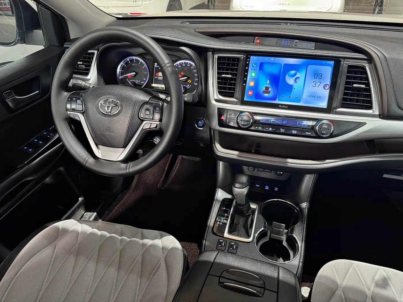 Toyota Highlander 2018 2.0T 4WD Luxury 7-seater China VI фото 7