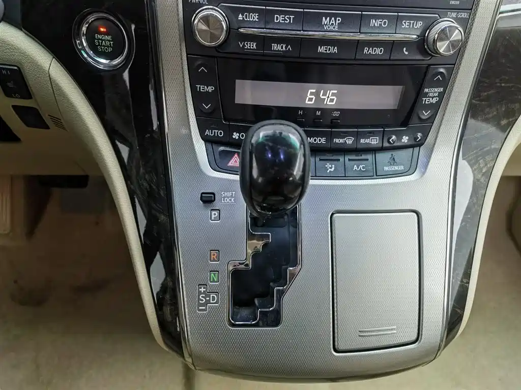 Toyota Alphard 2012 3.5L Luxury Edition фото 13