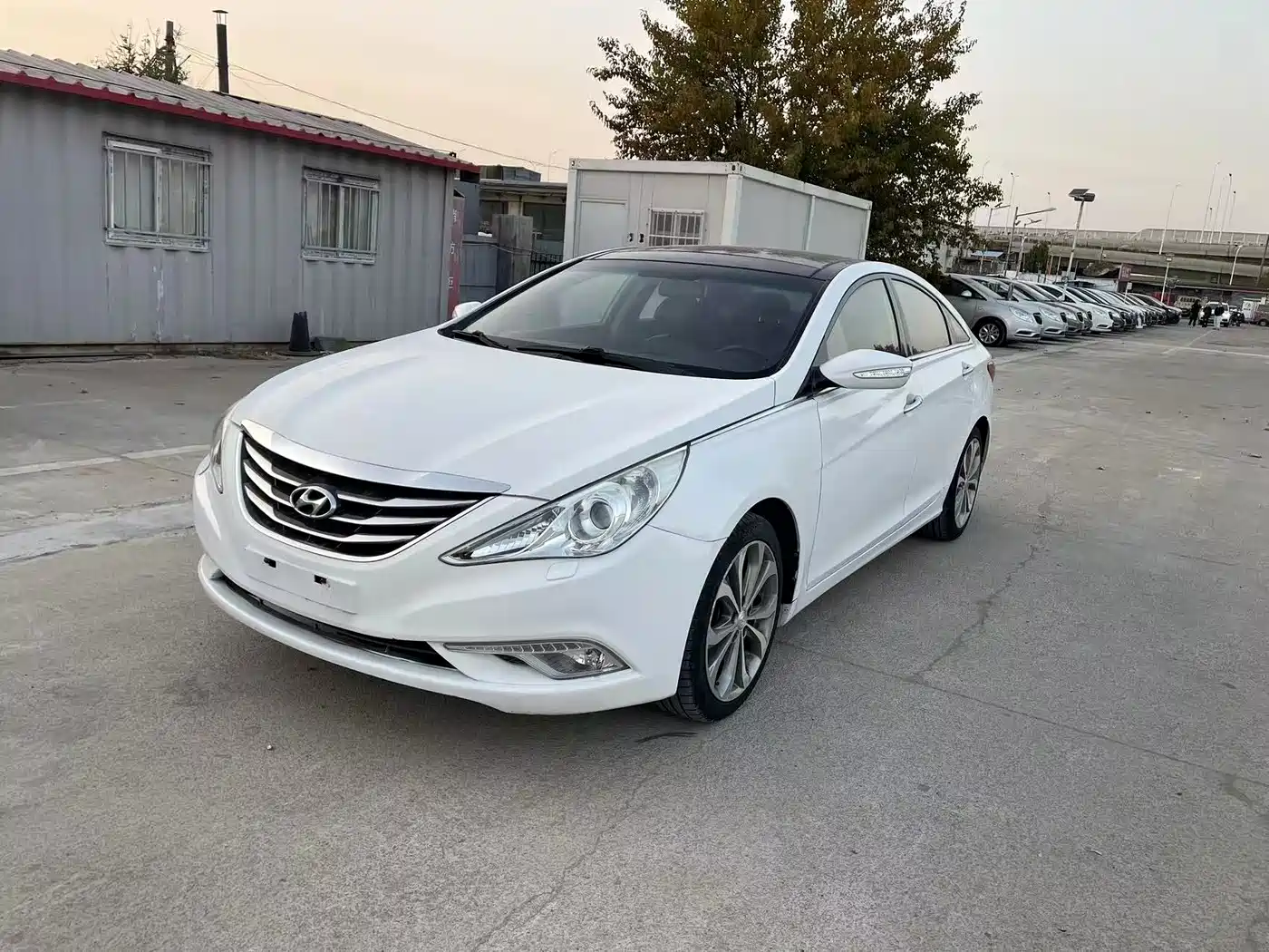 Hyundai Sonata 2014 2.4L Automatic Luxury Edition China IV фото 3