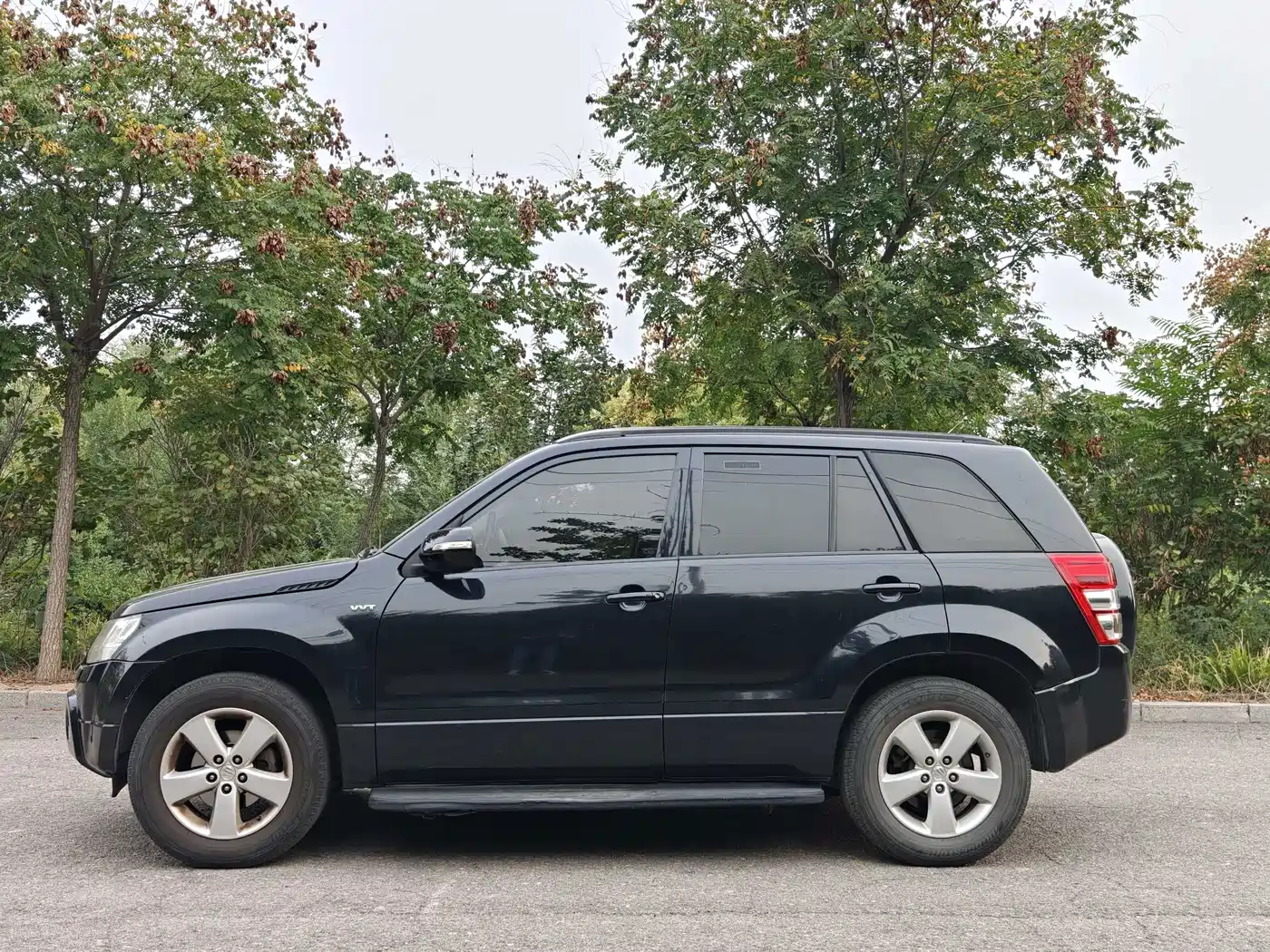 Suzuki Grand Vitara 2011 2012 2.4L AT Premium Navigation 5-Door