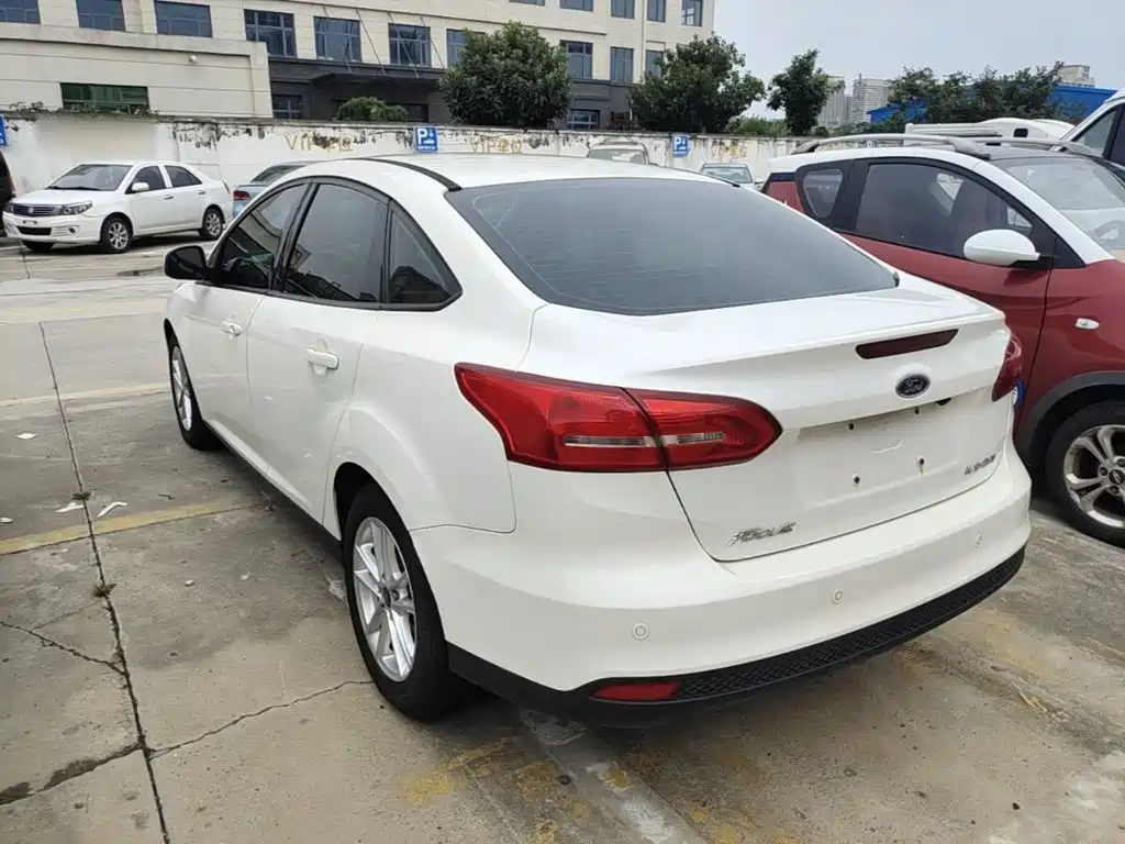 Фото 5 - Ford Focus