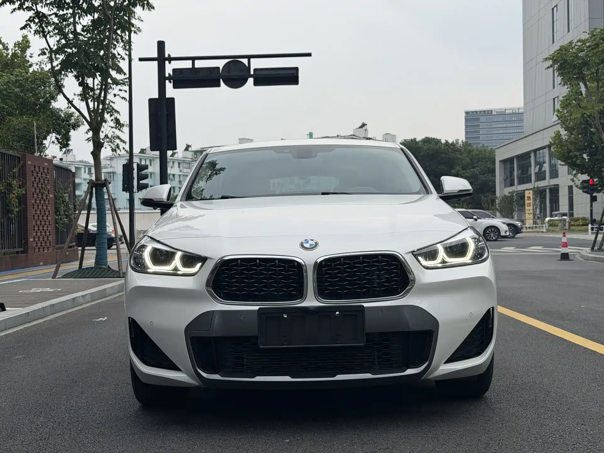 Фото 2 - BMW X2