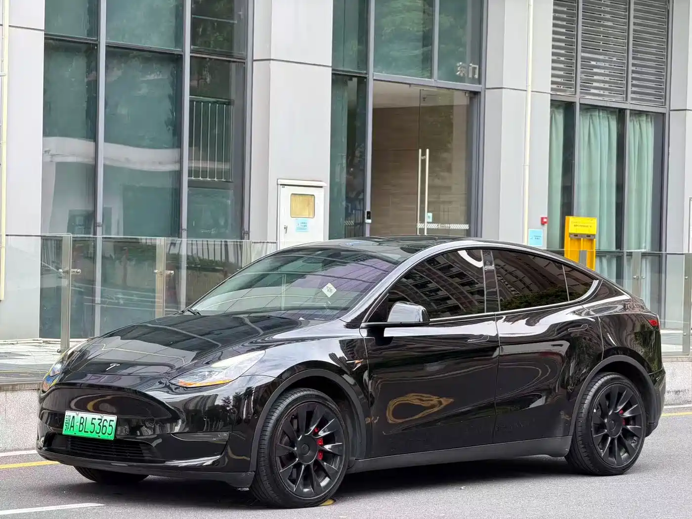 Tesla Model Y 2022 Facelift Long Range All-Wheel Drive Version