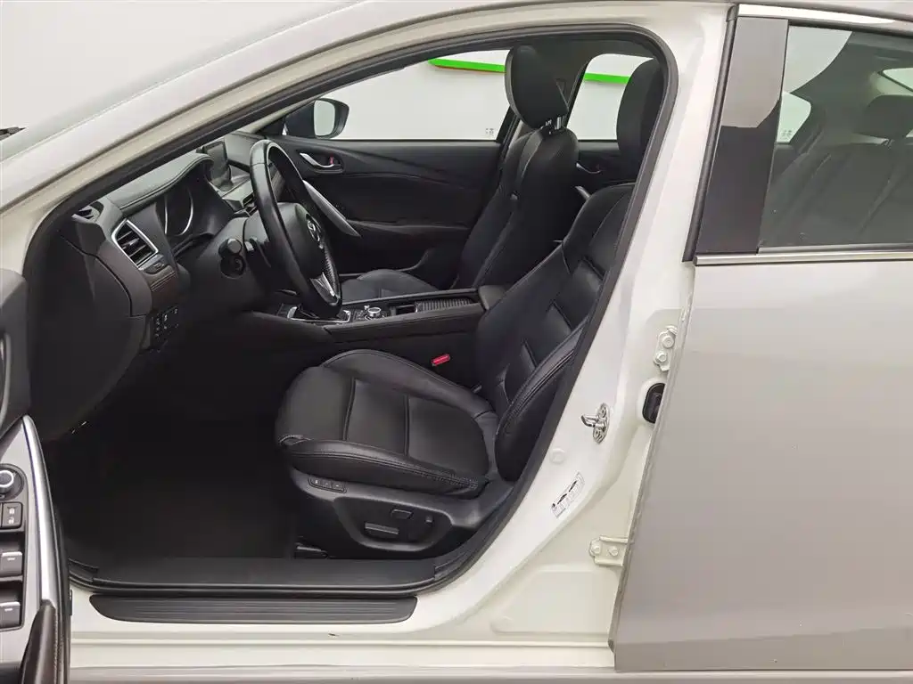 Mazda Atenza 2017 2.5L Skyactiv-G Premium фото 10