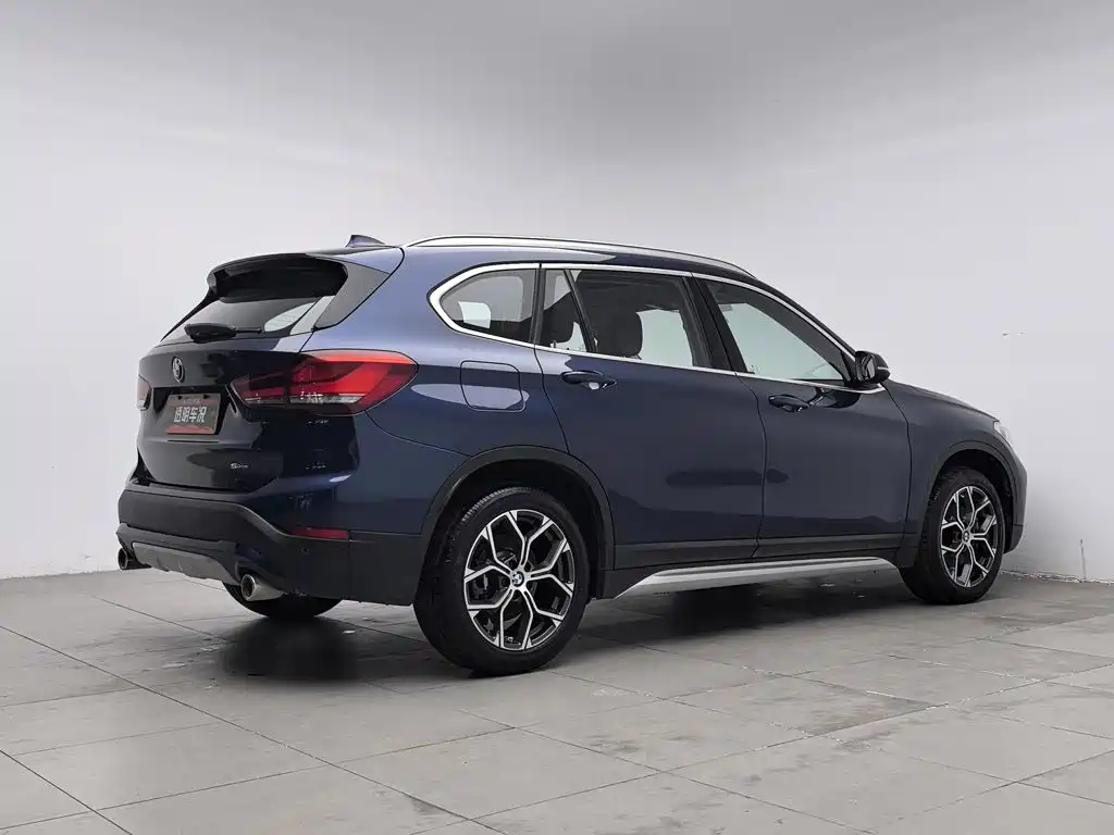 Photo 2 - BMW X1
