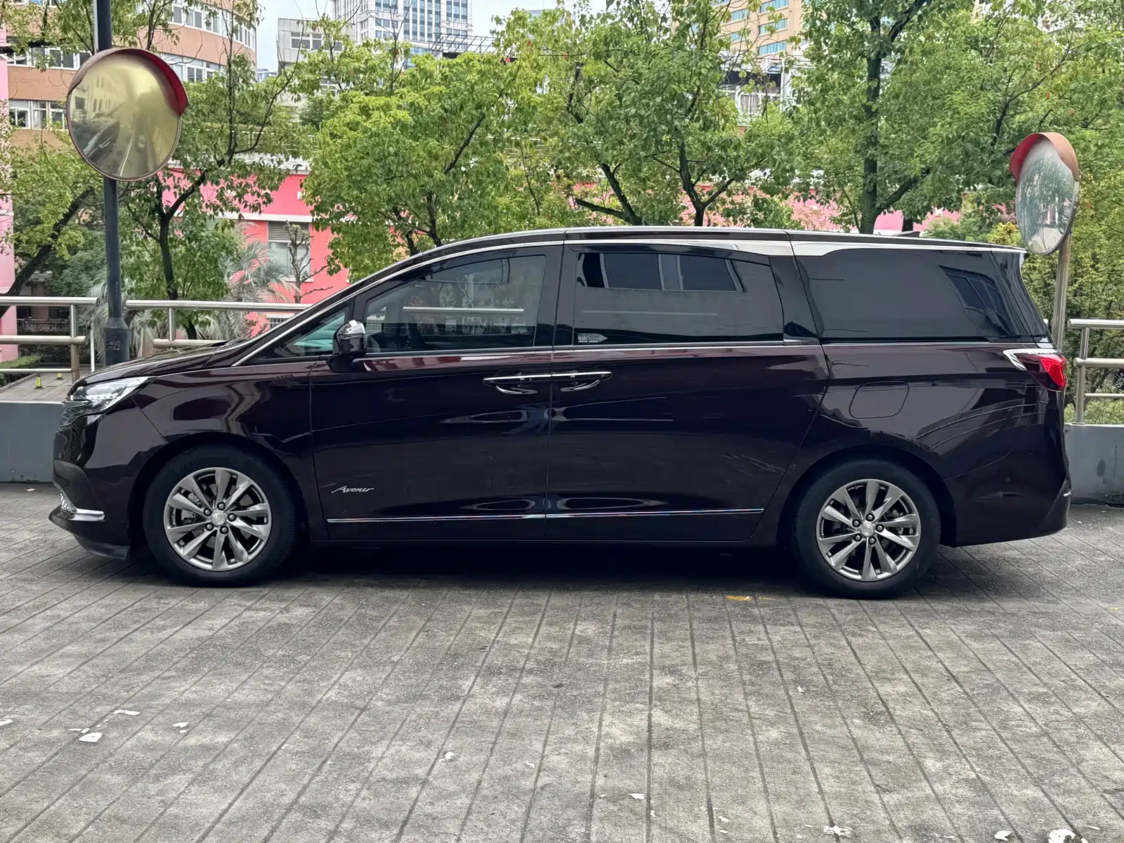 Фото 4 - Buick GL8