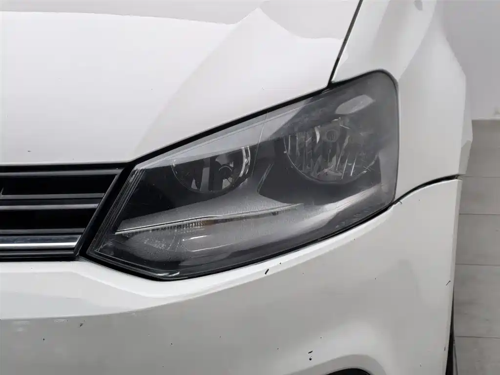 Volkswagen Polo 2016 1.4L Manual Trend фото 7