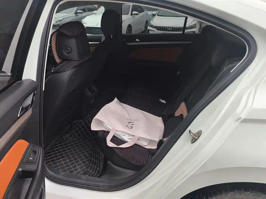 Volkswagen Bora 2023 200TSI DSG Yuexing Edition фото 11