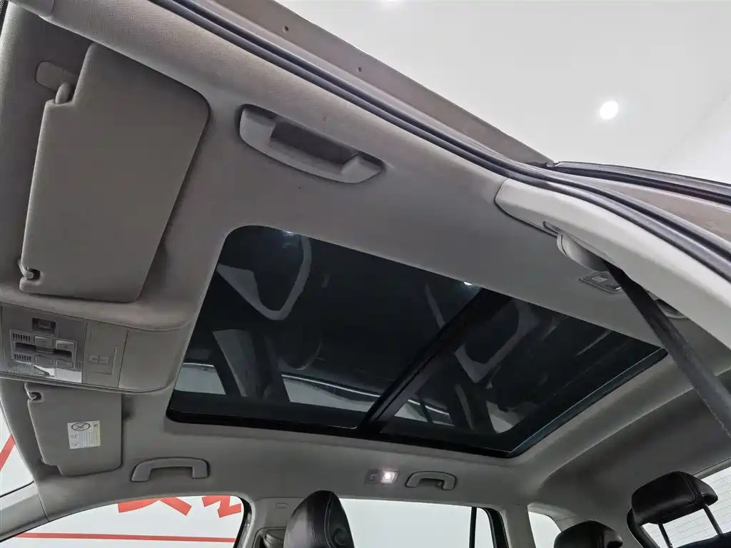 Volkswagen Tiguan L 2017 330TSI Automatic 2WD Luxury Edition фото 14