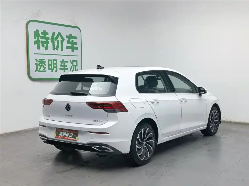 Volkswagen Golf 2021 280TSI DSG 30th Anniversary Edition фото 2