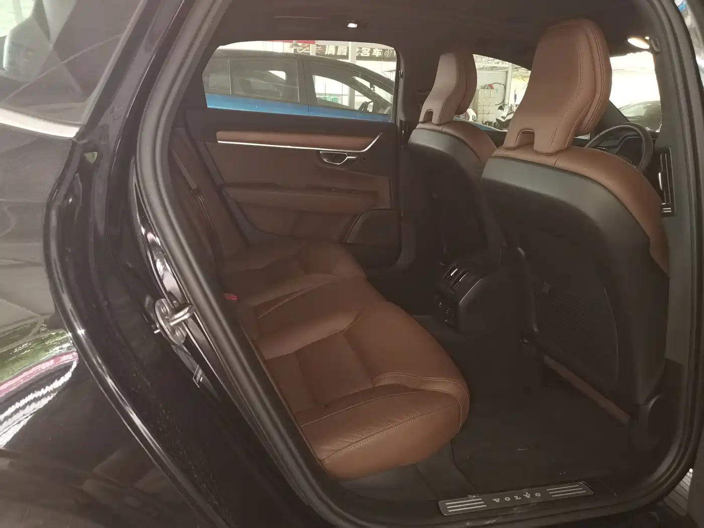 Volvo S90 2024 2024 B5 Momentum Luxury Edition