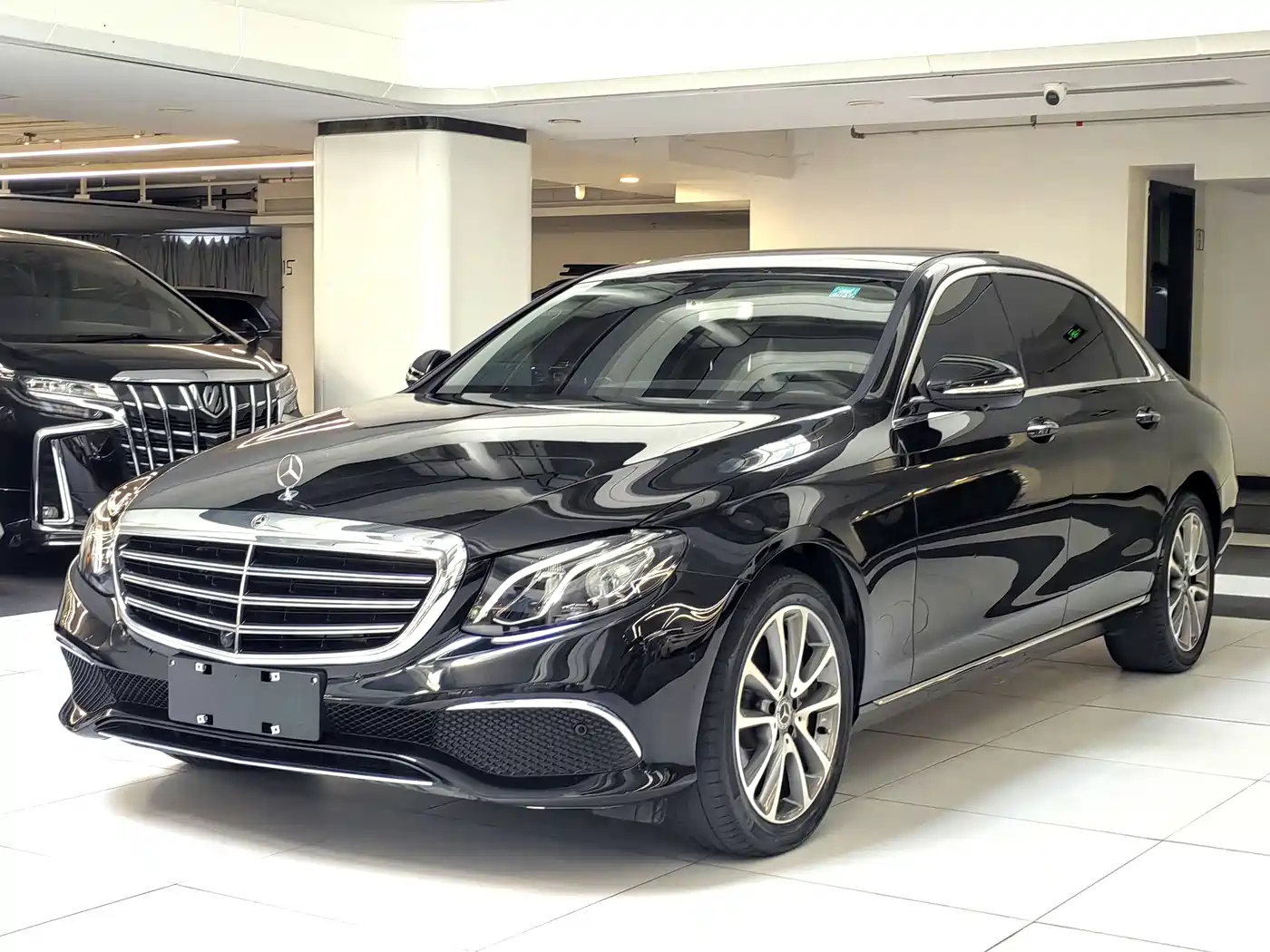 Mercedes-Benz E-Class 2019 E 300 L Fashion