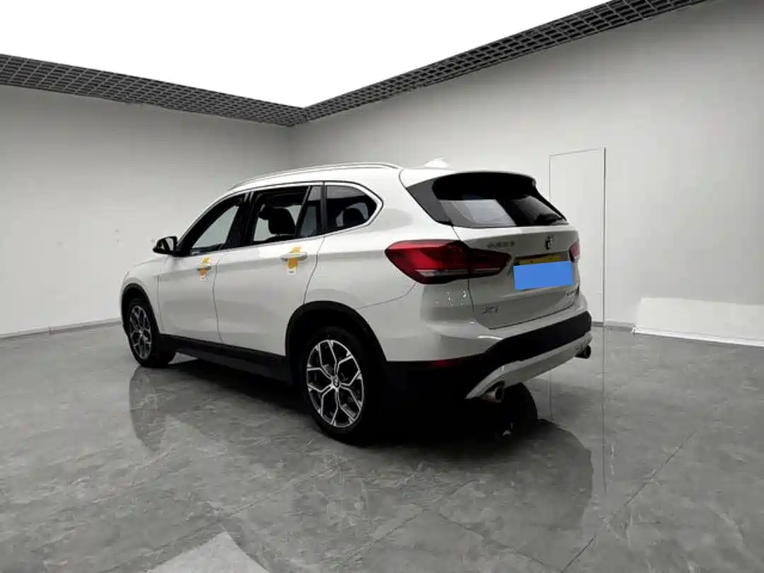 BMW X1 2022 sDrive25Li Leading фото 4