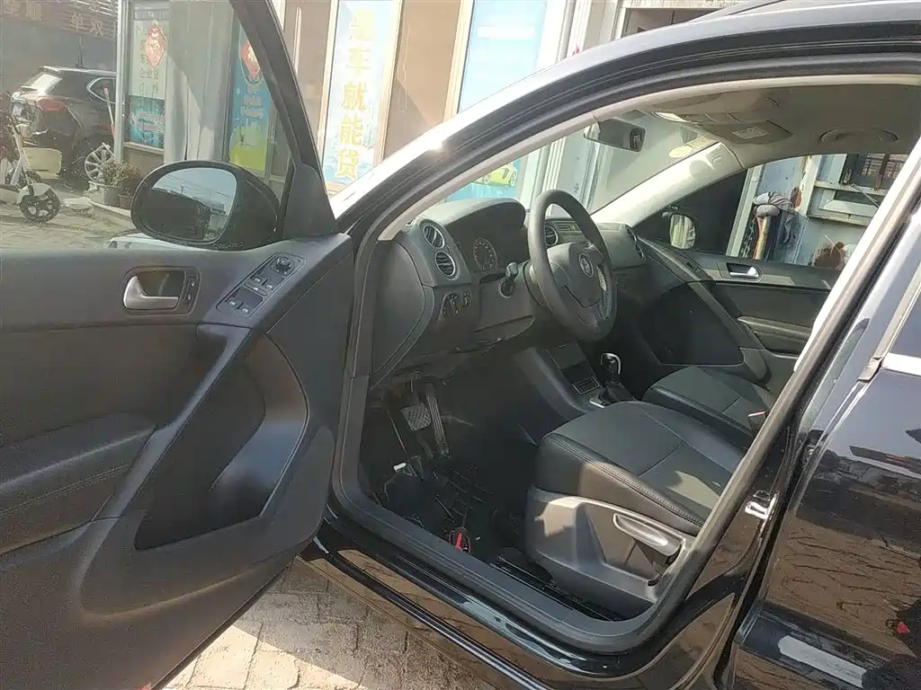 Volkswagen Tiguan 2015 1.8TSI Automatic 2WD Trendline фото 16
