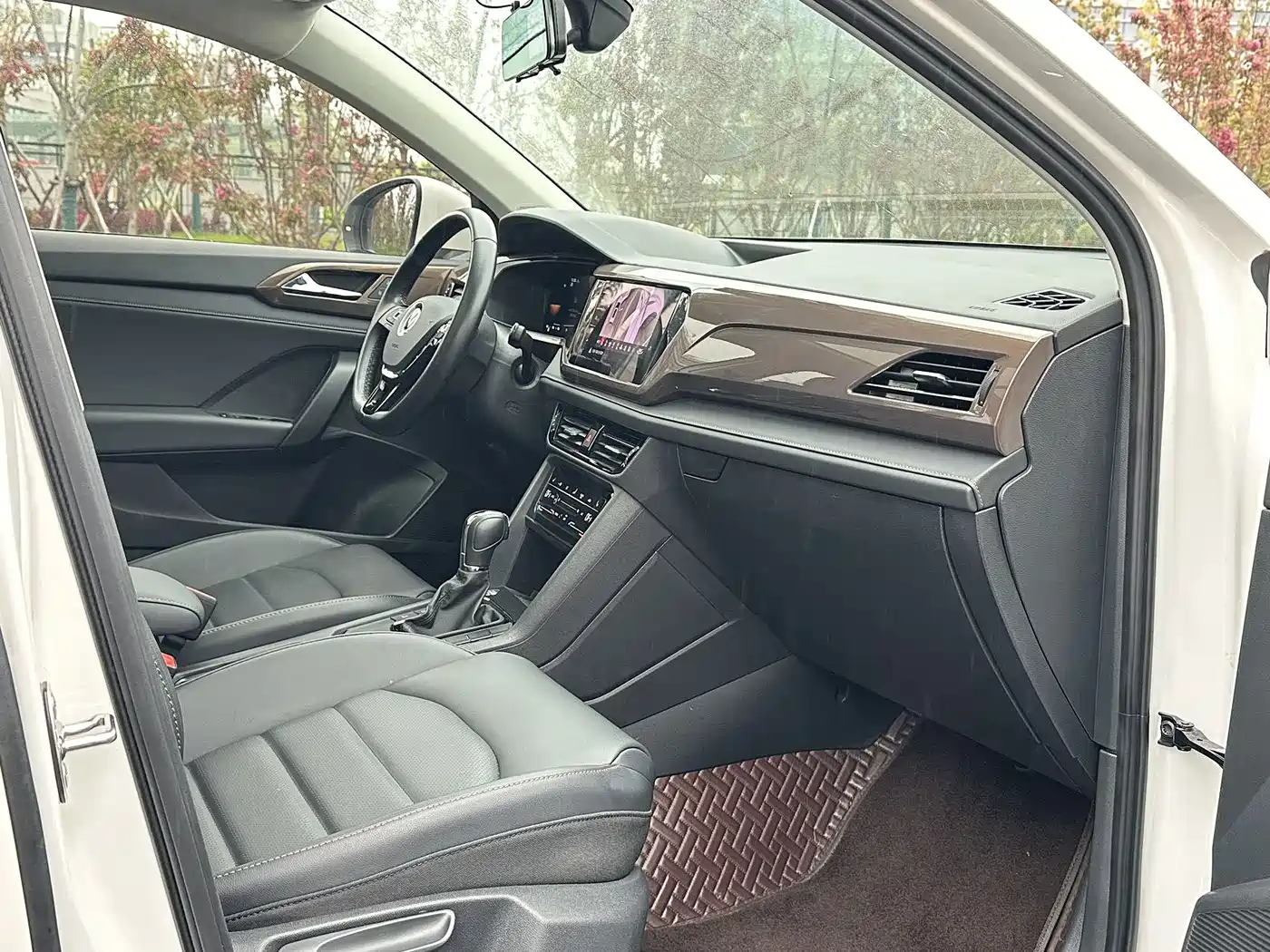 Volkswagen Tharu 2022 280TSI FWD Luxury Edition фото 5