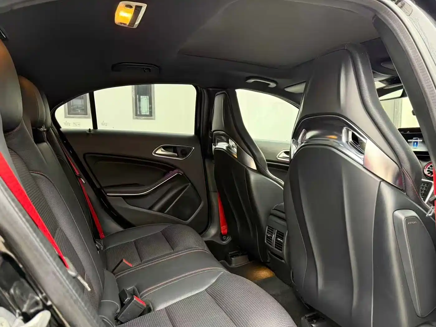 Mercedes-Benz GLA AMG 2017 Model AMG GLA 45 4MATIC Night Thunder Limited Edition фото 5