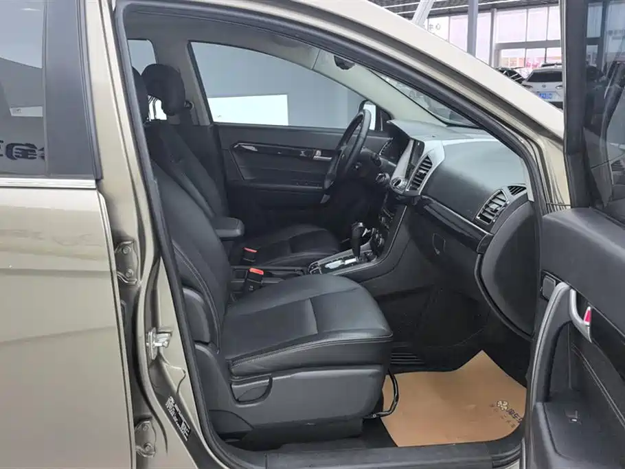 Chevrolet Captiva 2015 2.4L AWD Flagship 7-Seater фото 8