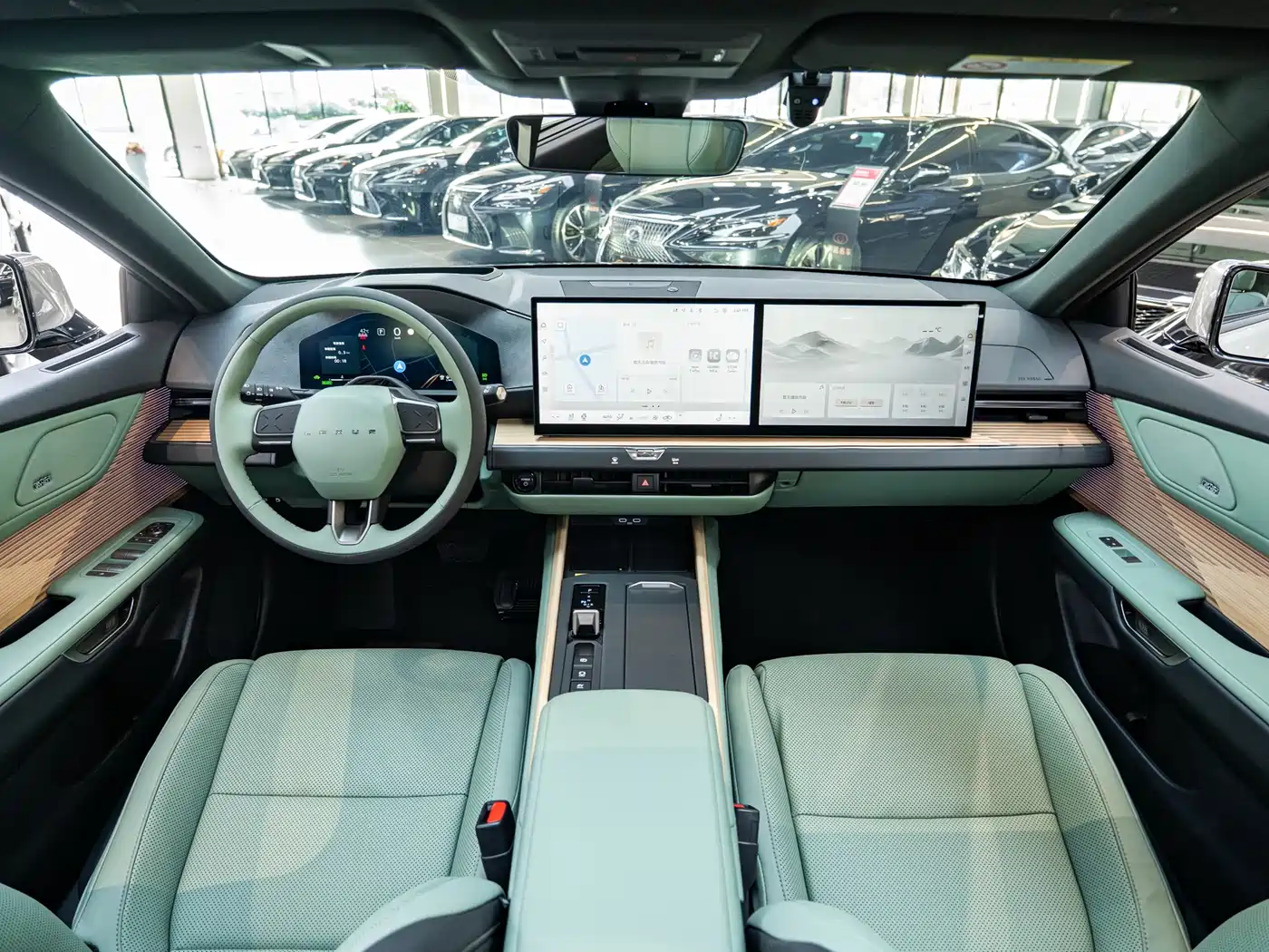 Lexus ES 2025 Model 300h Base Version фото 13