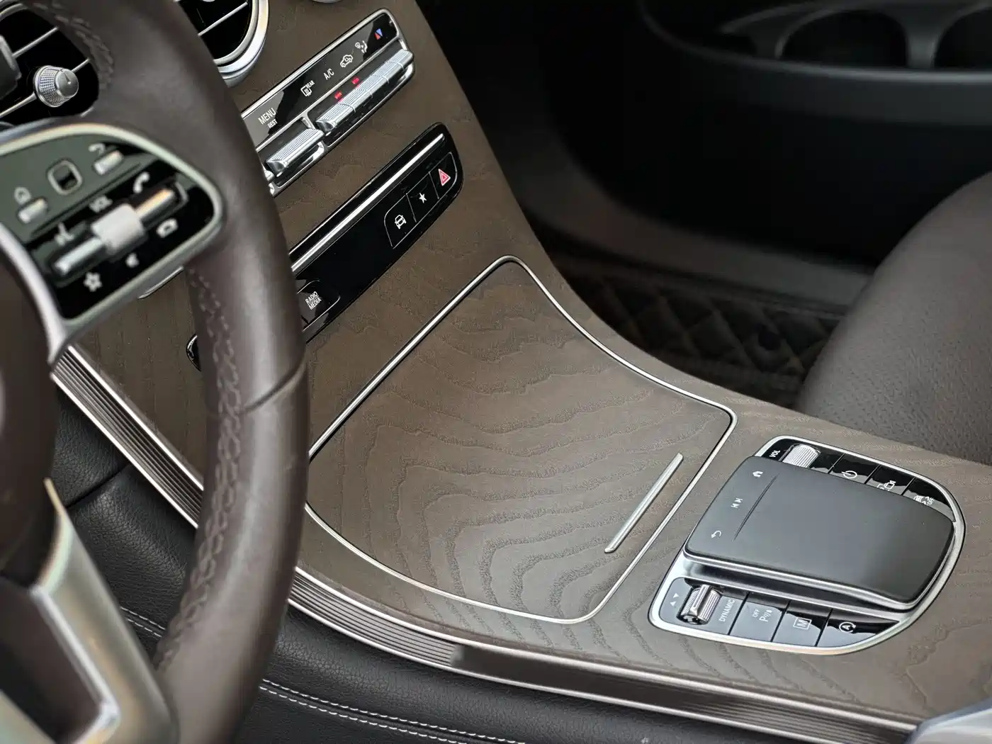 Mercedes-Benz GLC 2022 Facelift GLC 260 L 4MATIC Luxury Model фото 8