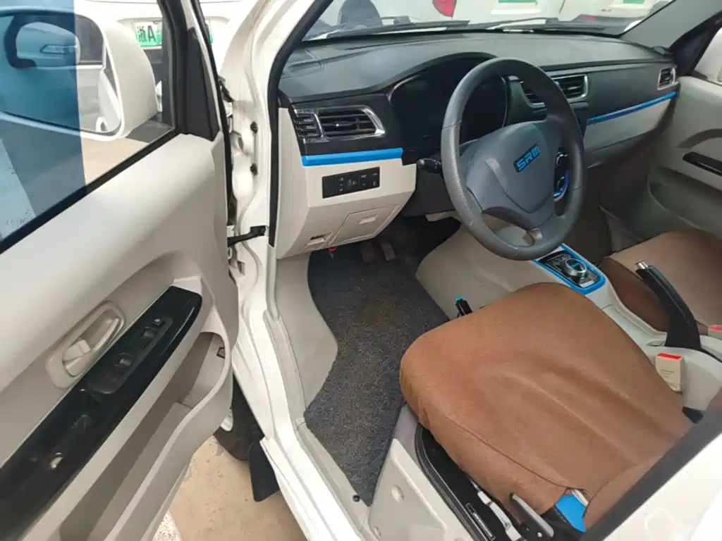 SRM Xinyuan Good Luck 2024 2023 Standard Passenger Vehicle