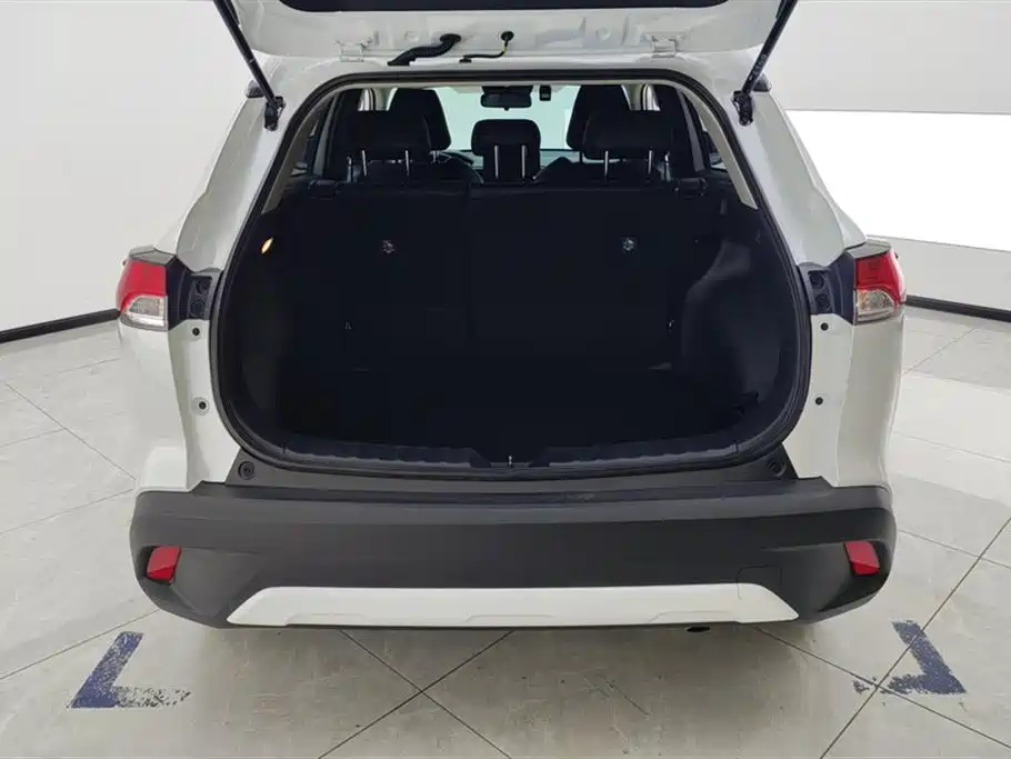 Toyota Corolla Cross 2024 Model 2.0L Pioneer Edition фото 4
