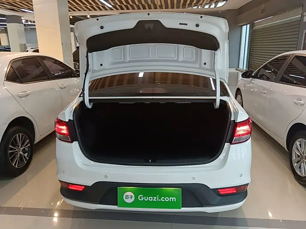 Kia K2 2017 2017 Sedan 1.4L AT GLS