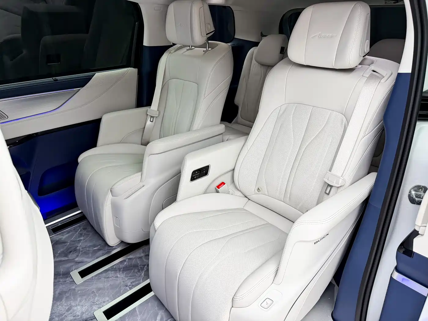 Buick GL8 New Energy 2024 2024 Landglory Luxury Edition 7-Seater