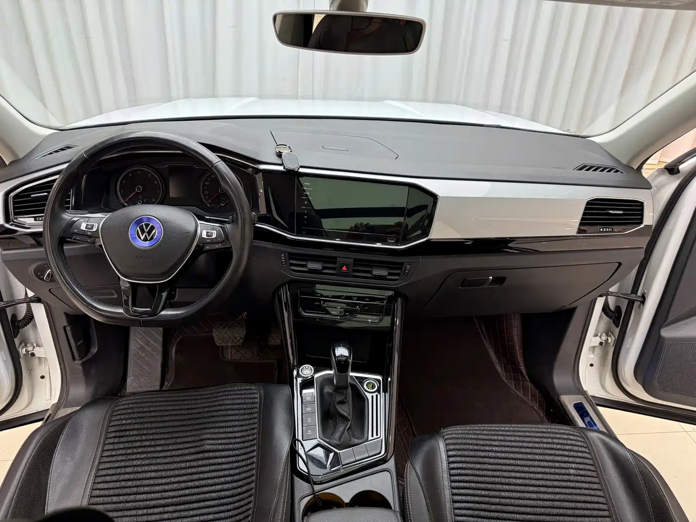 Volkswagen Tayron 2022 280TSI 2WD Luxury Smart Connect Edition фото 14