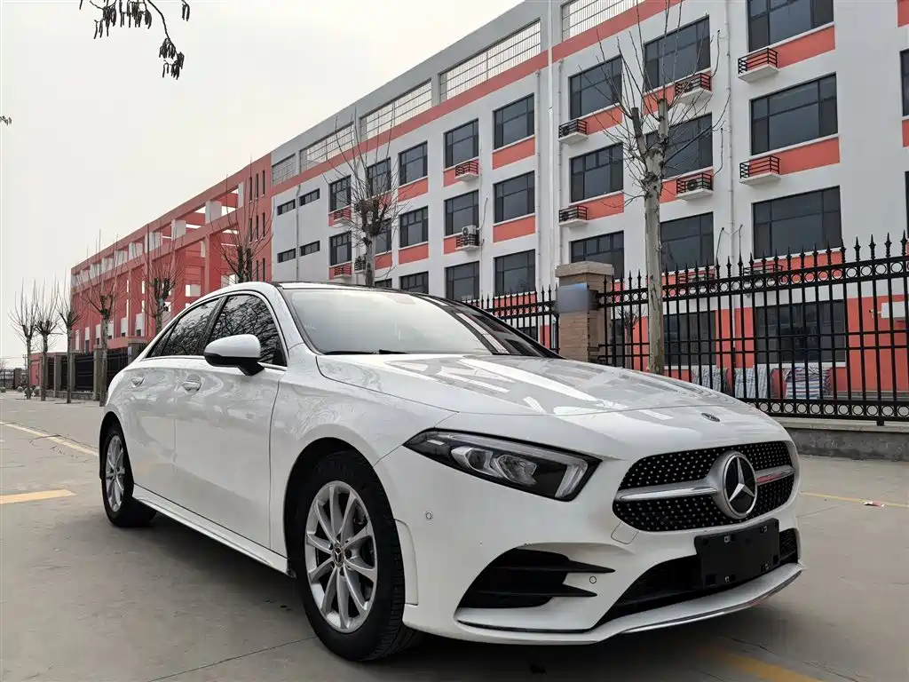 Mercedes-Benz A-Class 2020 A 200 L Sport Sedan фото 4