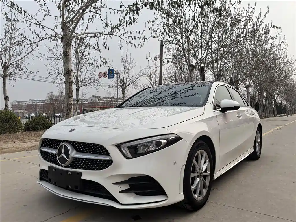 Mercedes-Benz A-Class 2020 A 200 L Sport Sedan фото 2