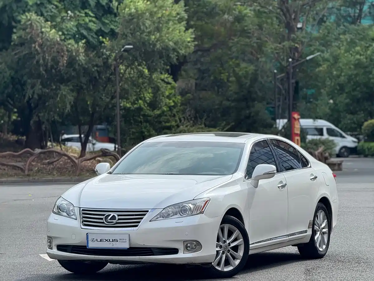 Lexus ES 2010 240 Elegance Edition фото 3