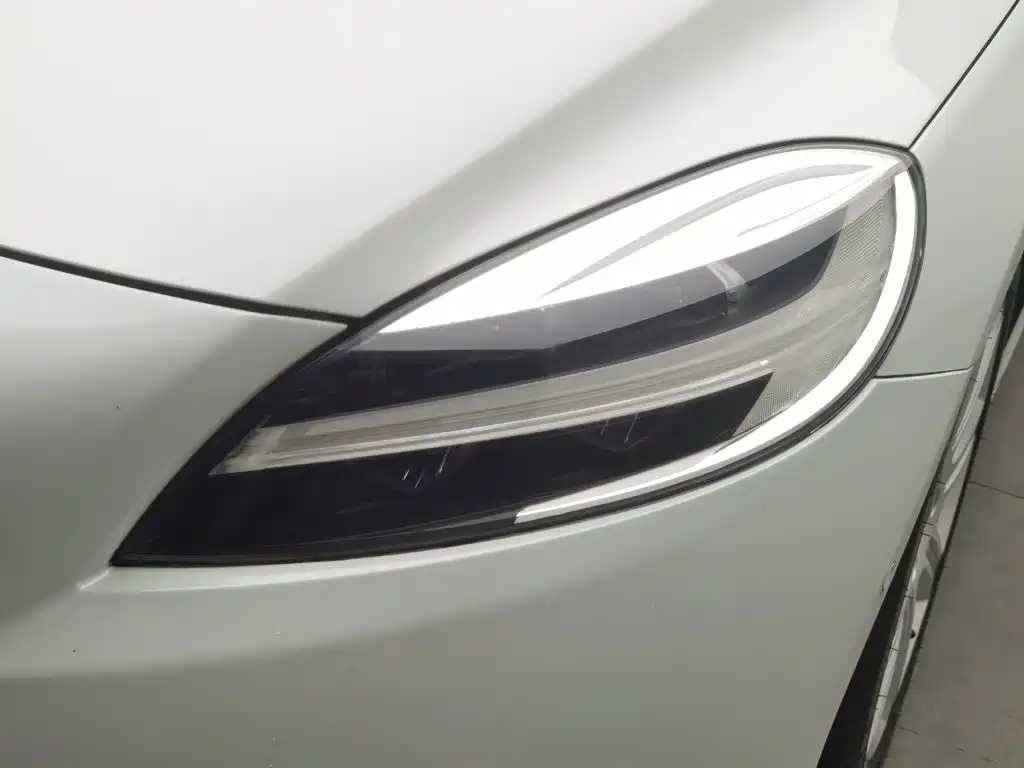 Photo 7 - Volvo V40