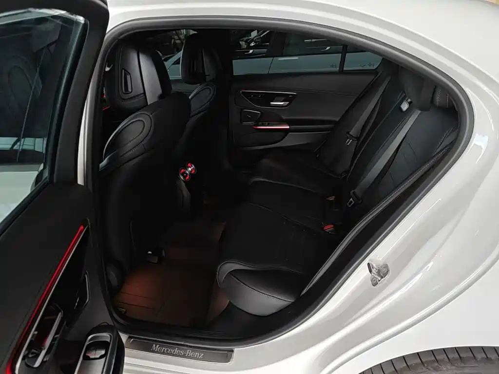 Фото 17 - Mercedes-Benz C-Class