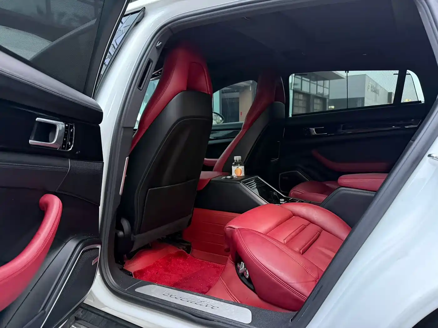 Porsche Panamera 2017 Panamera 4 Executive Long Wheelbase 3.0T фото 3