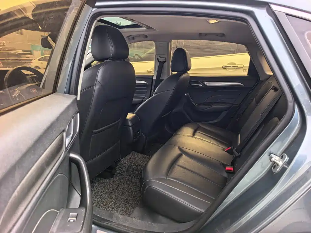 Roewe i6 2017 2017 20T Auto Internet Smart Premium Edition