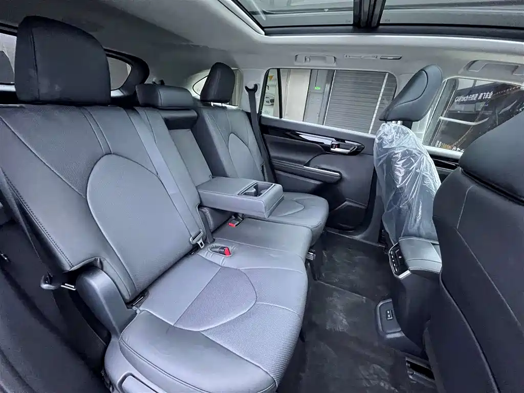 صورة 22 - Toyota Highlander