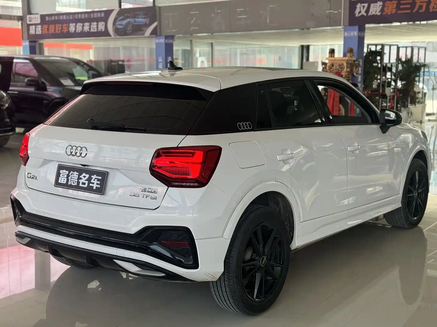 Фото 12 - Audi Q2L