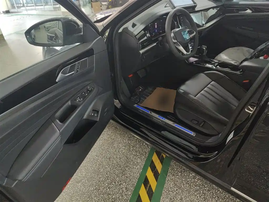 Volkswagen Passat New Energy 2025 430PHEV Hybrid Business Edition фото 12