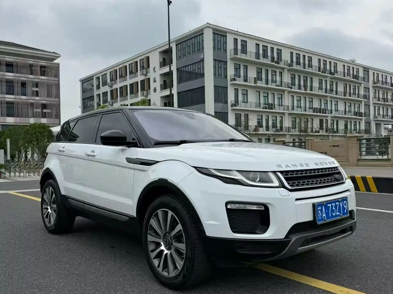 Land Rover Range Rover Evoque 2018 240PS SE Smart Edition фото 3