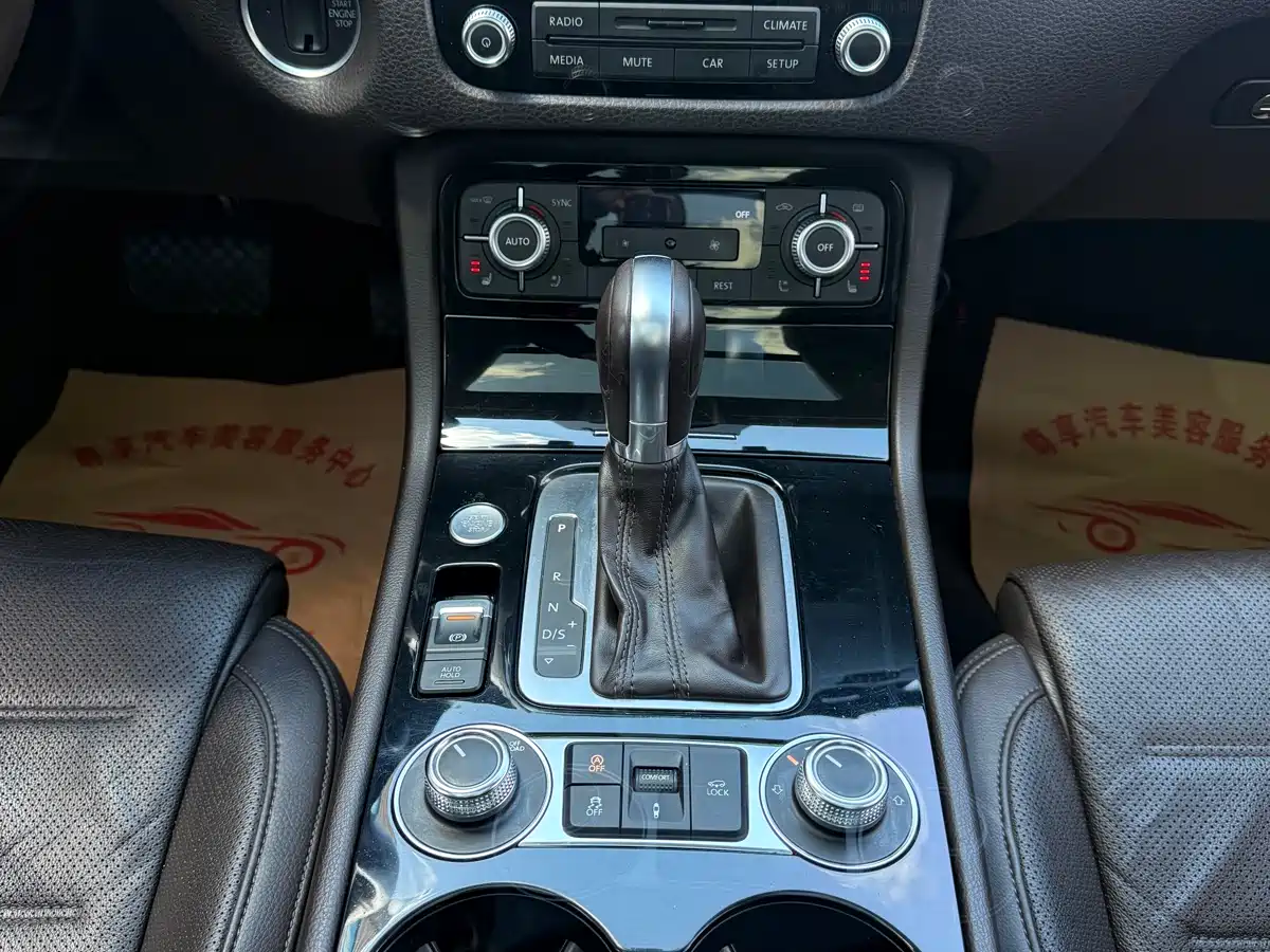 Volkswagen Touareg 2017 3.0TSI Explorer Edition фото 18