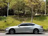 Фото 7 - Lexus ES