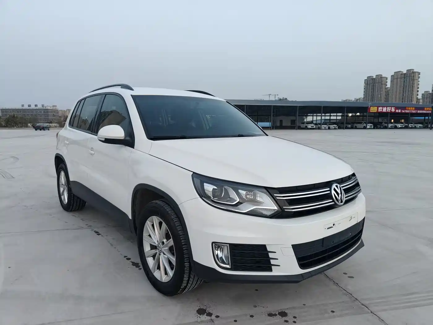 VOLKSWAGEN TIGUAN