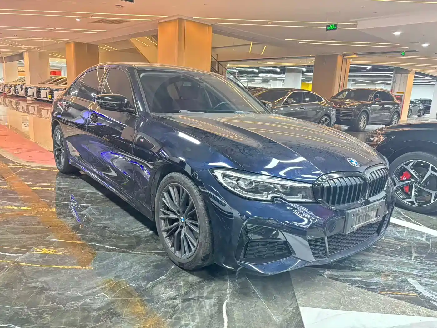 BMW 3 Series 2022 325i M Sport Shadow Edition фото 3