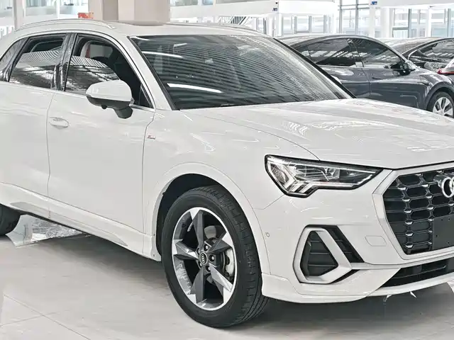 Audi Q3 2022 35 TFSI Fashion Dynamic — фото 3