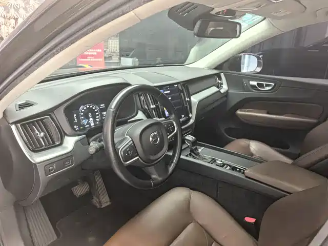 Volvo XC60 2019 T5 AWD Zhi Yi Edition China V — фото 5