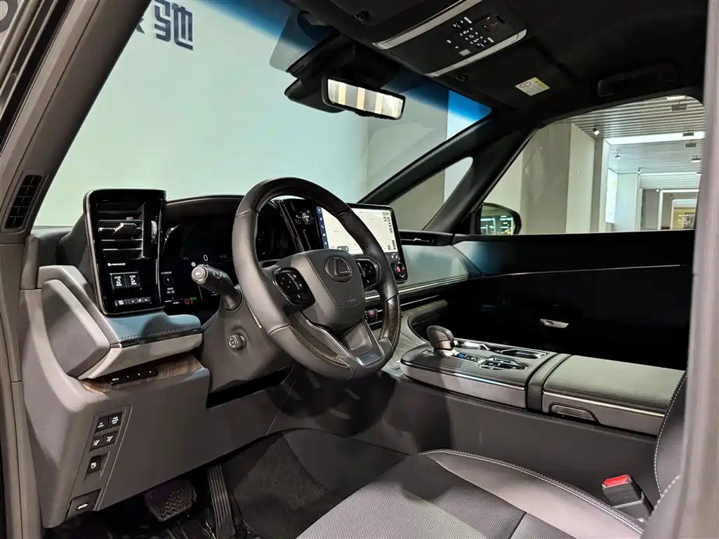 Lexus LM 2023 350h 7-Seater Elegance Edition фото 18