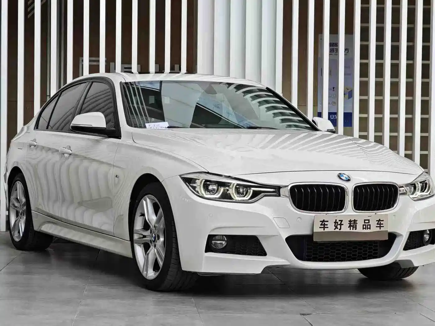 BMW 3 Series 2019 320i M Sport Package фото 2
