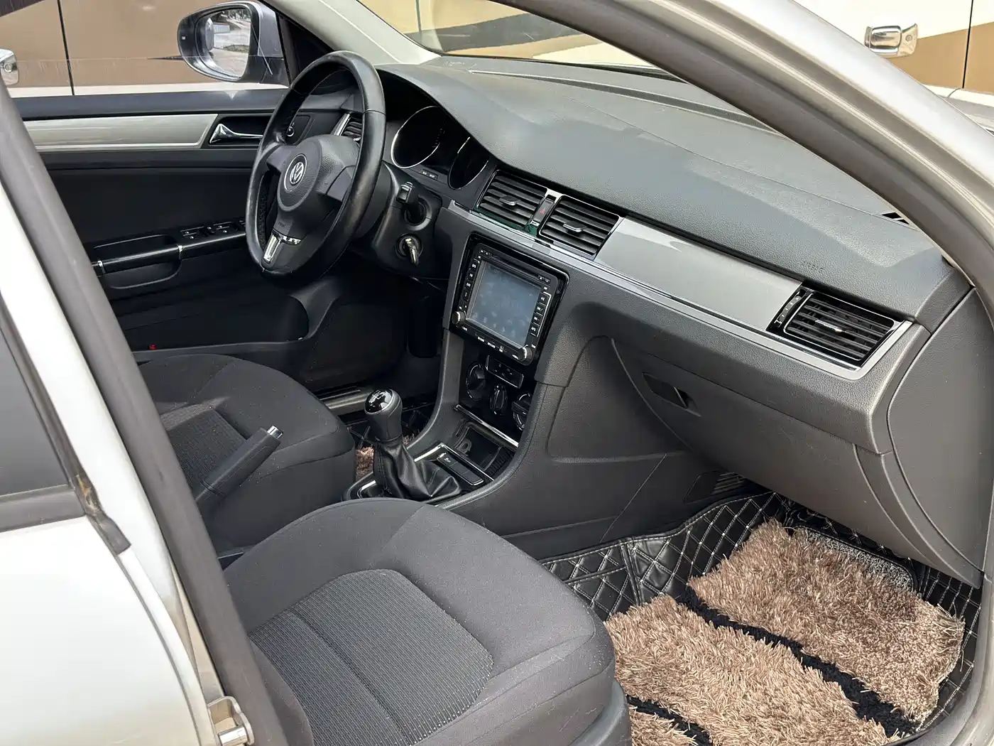 Volkswagen Bora 2014 1.6L Manual Fashion фото 11