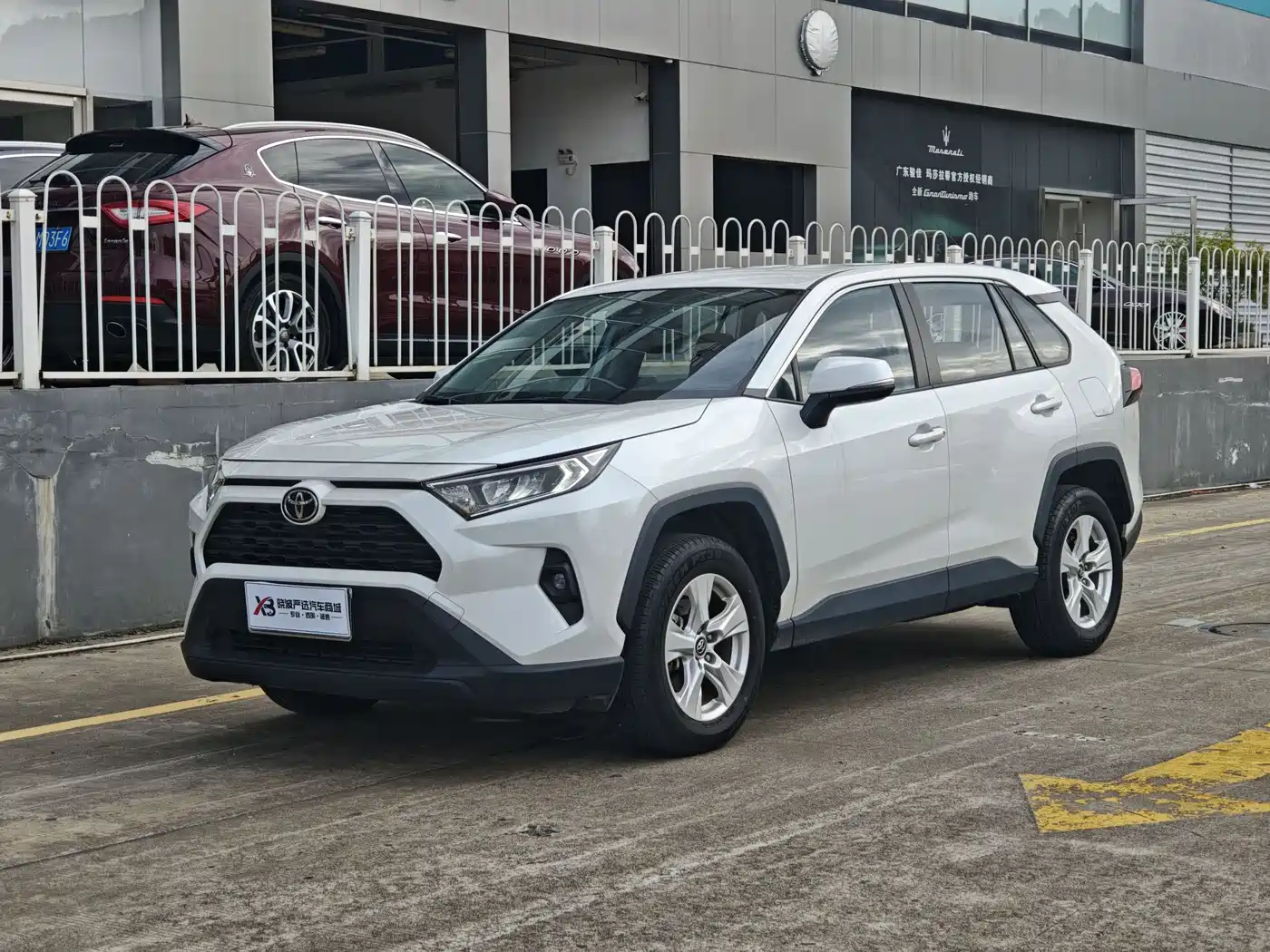 Photo 1 - Toyota RAV4 Rongfang