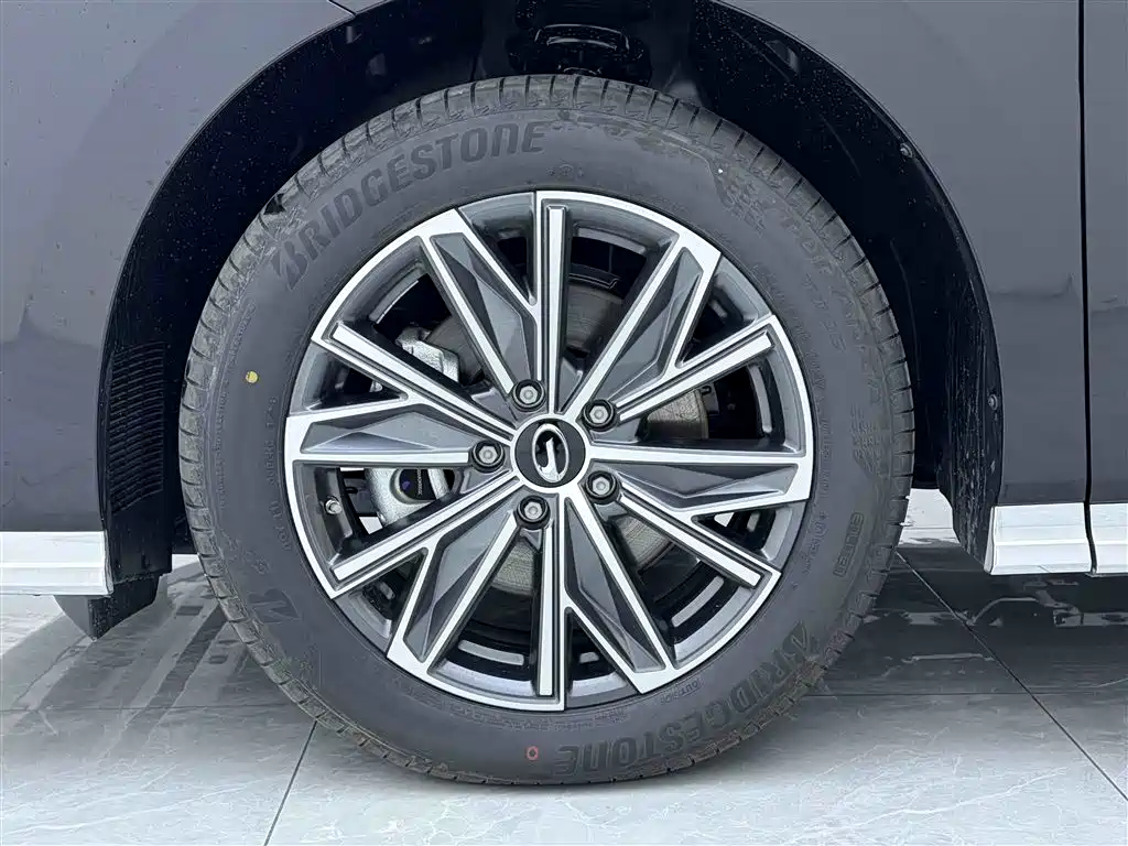 GAC TRUMPCHI TRUMPCHI M8